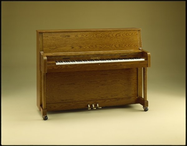 Studio Oak Piano